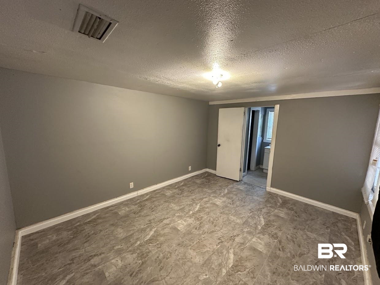 803 Lundys Lane Mobile, AL 36606 - Photo 12 of 18