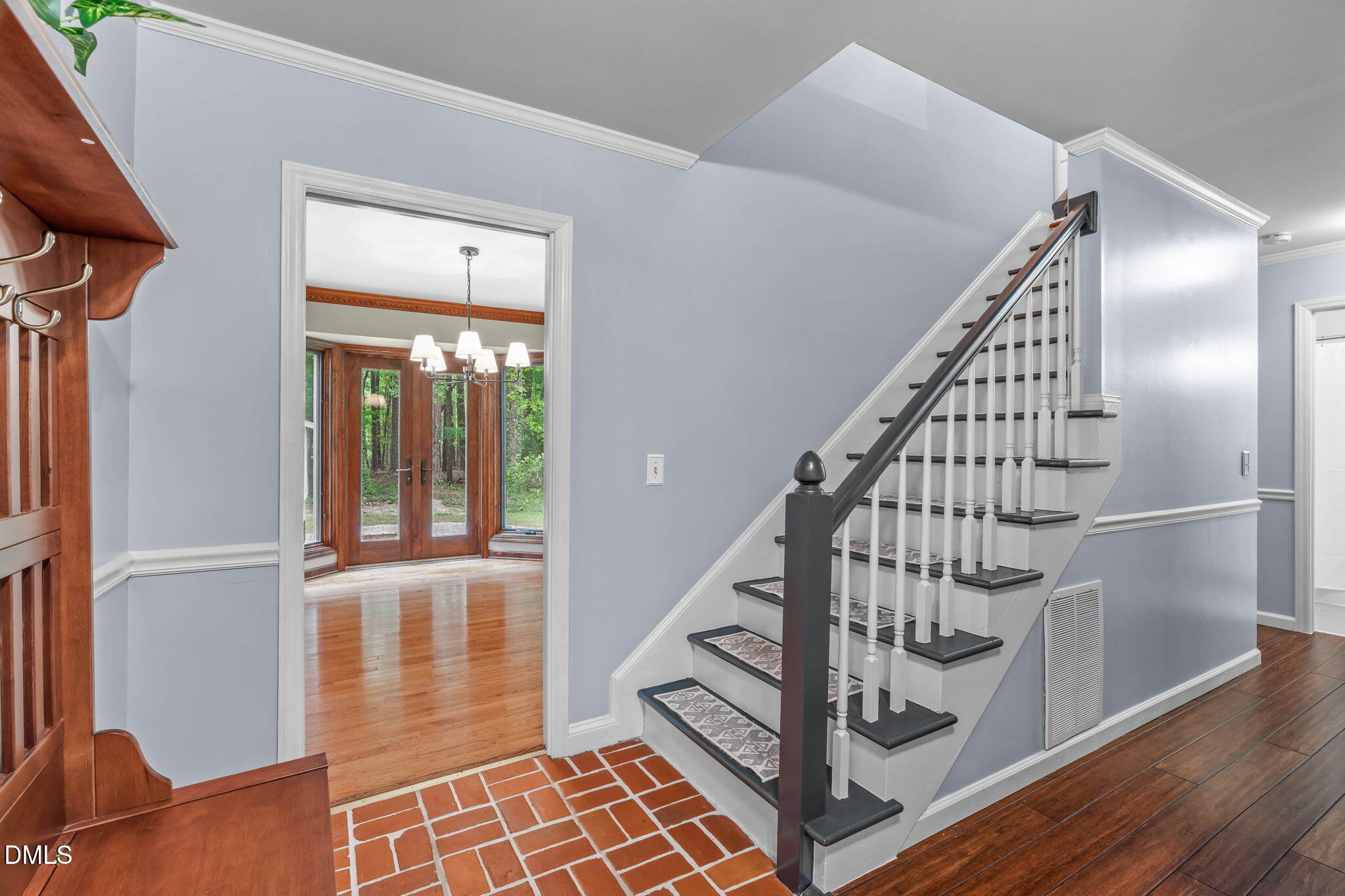 5105 Laurie Drive Raleigh, NC 27606 - Photo 8 of 42 Entry