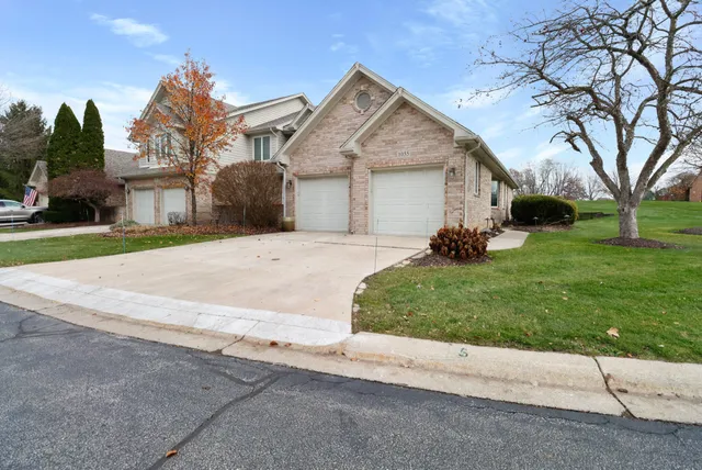 $449,000 | 1055 Mission Hills Court, Chesterton, IN 46304