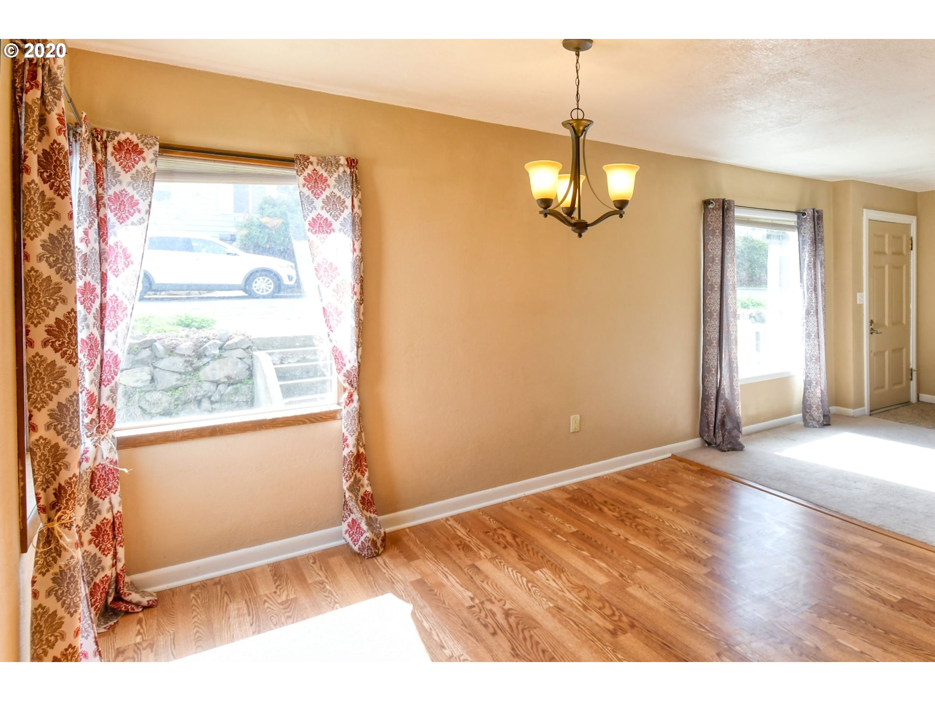 1009 Southwest Goodwin Place Pendleton, OR 97801 - Photo 8 of 29