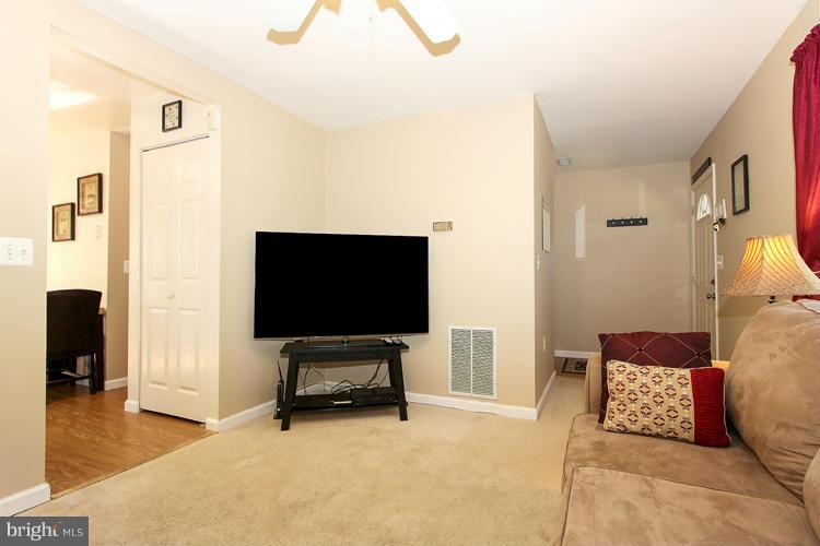 2000 Sullivan Lane Silver Spring, MD 20906 - Photo 4 of 17 Living Room