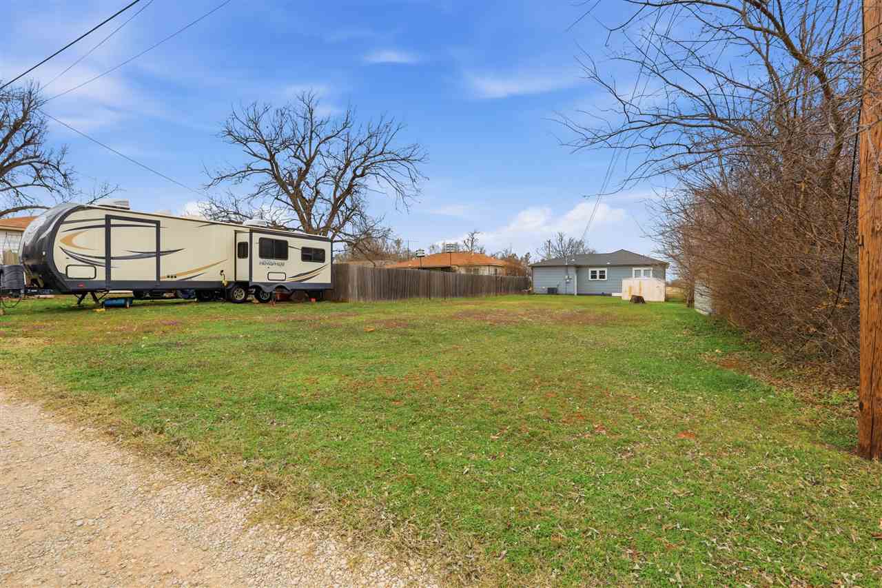 1106 Locust Street Perry, OK 73077 - Photo 28 of 33 Gallery Image 28