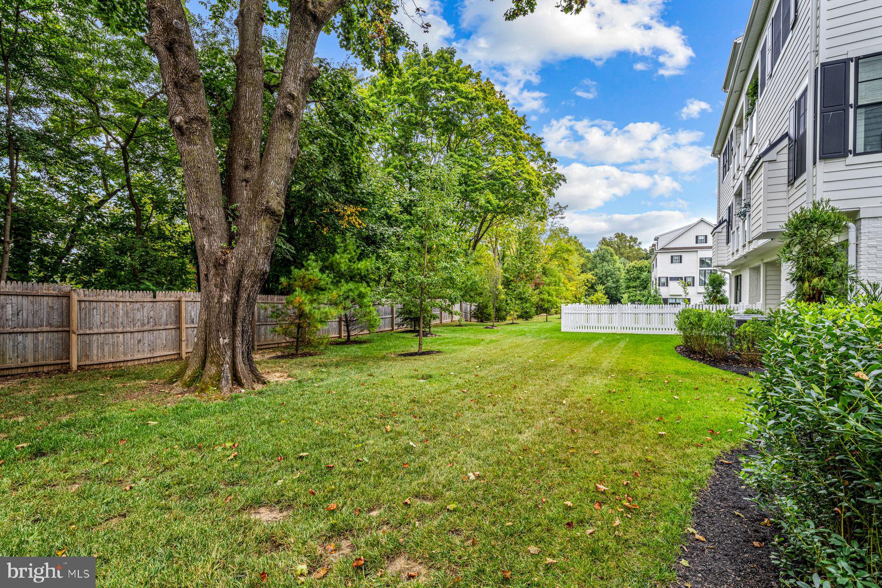 423 Maplewood Avenue Wayne, PA 19087 - Photo 9 of 54