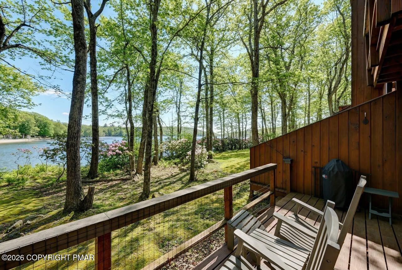 81 Ruffed Grouse Court Lake Harmony, PA 18624 - Photo 4 of 46 Lakefront