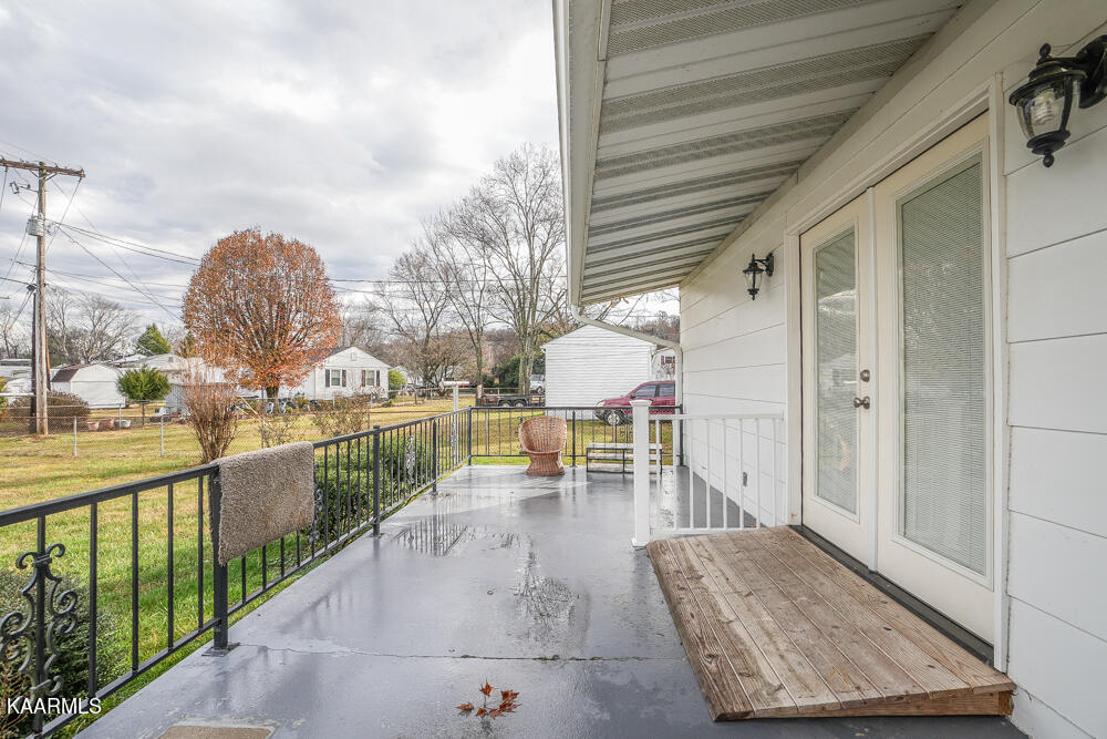 246 Main Road Maryville, TN 37804 - Photo 8 of 39 8