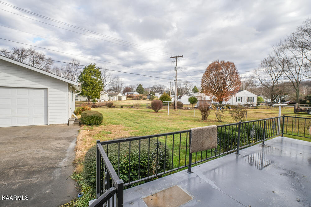 246 Main Road Maryville, TN 37804 - Photo 9 of 39 9