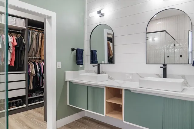 a view of walk in closet