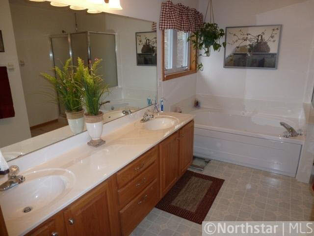 17804 Townline Road Minnetonka, MN 55345 - Photo 8 of 12 Gallery Image 8