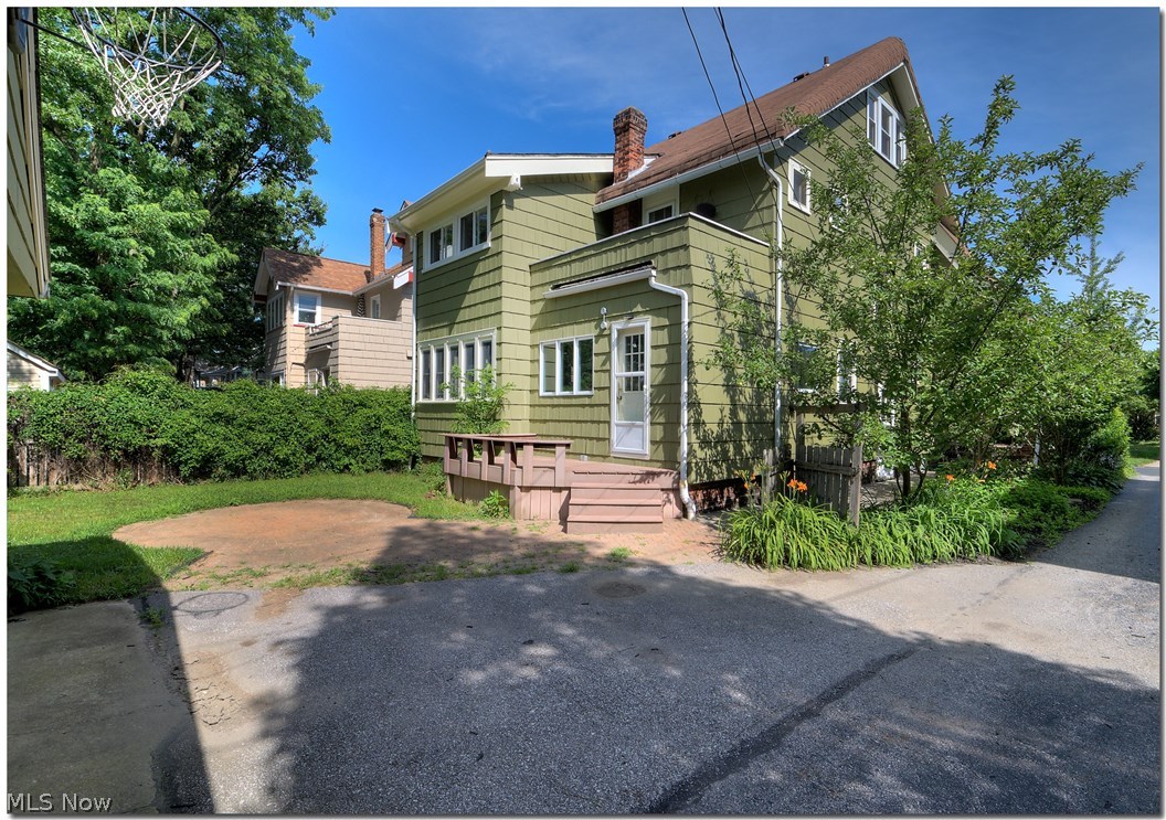 3024 Yorkshire Road Cleveland, OH 44118 - Photo 27 of 31 Gallery Image 27