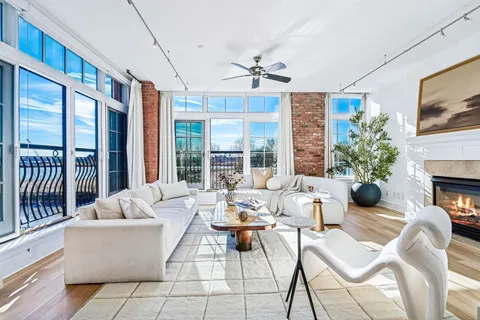 $2,675,000 | 174 Washington Street, Unit 2L, Jersey City, NJ 07302