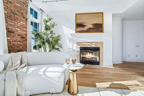$2,675,000 | 174 Washington Street, Unit 2L, Jersey City, NJ 07302