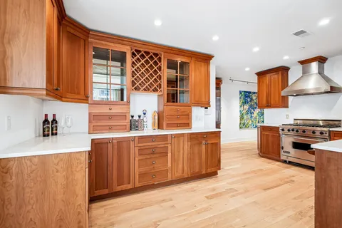 $2,675,000 | 174 Washington Street, Unit 2L, Jersey City, NJ 07302