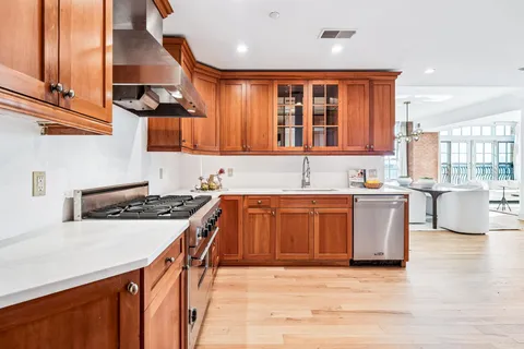 $2,675,000 | 174 Washington Street, Unit 2L, Jersey City, NJ 07302