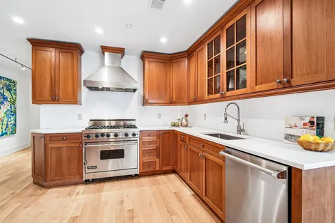$2,675,000 | 174 Washington Street, Unit 2L, Jersey City, NJ 07302