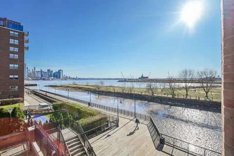 $2,675,000 | 174 Washington Street, Unit 2L, Jersey City, NJ 07302