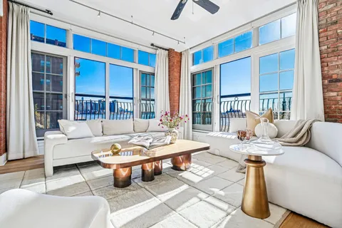 $2,675,000 | 174 Washington Street, Unit 2L, Jersey City, NJ 07302