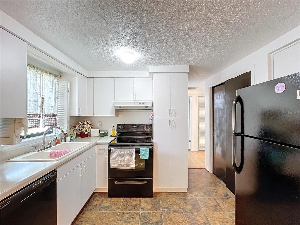 3751 Cullen Street New Port Richey, FL 34652 - Photo 18 of 50 Gallery Image 18