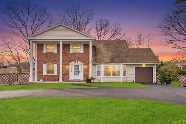 $579,999 | 2 Martin Street, Coram, NY 11727