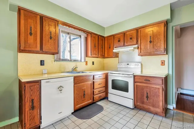 $579,999 | 2 Martin Street, Coram, NY 11727