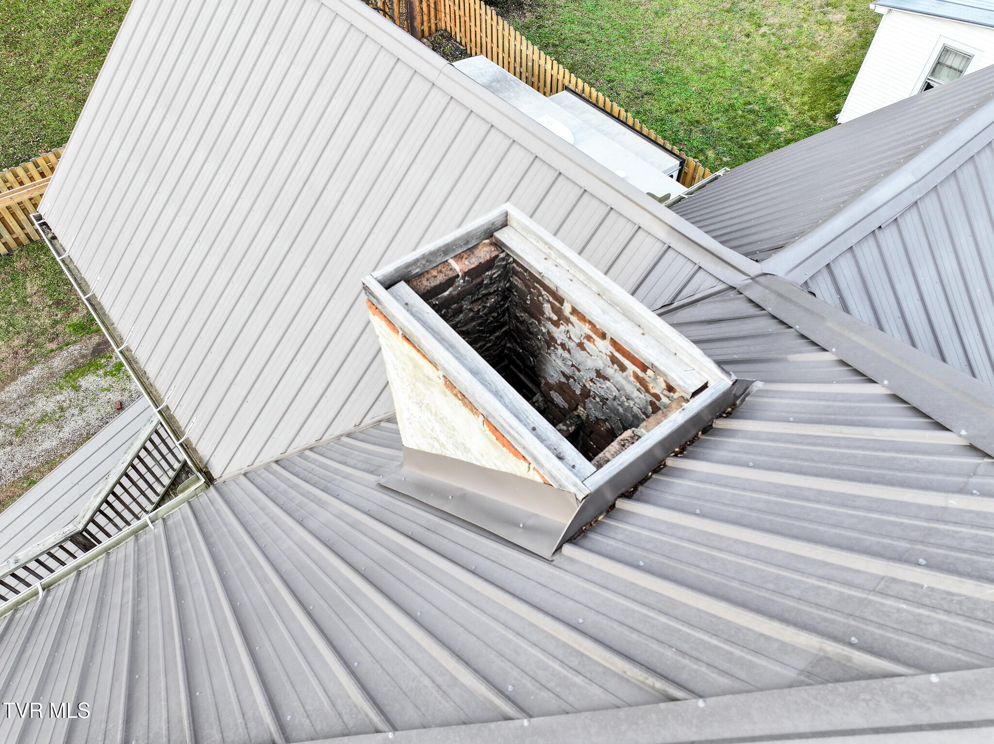 220 Unaka Street Greeneville, TN 37743 - Photo 12 of 56 Chimney