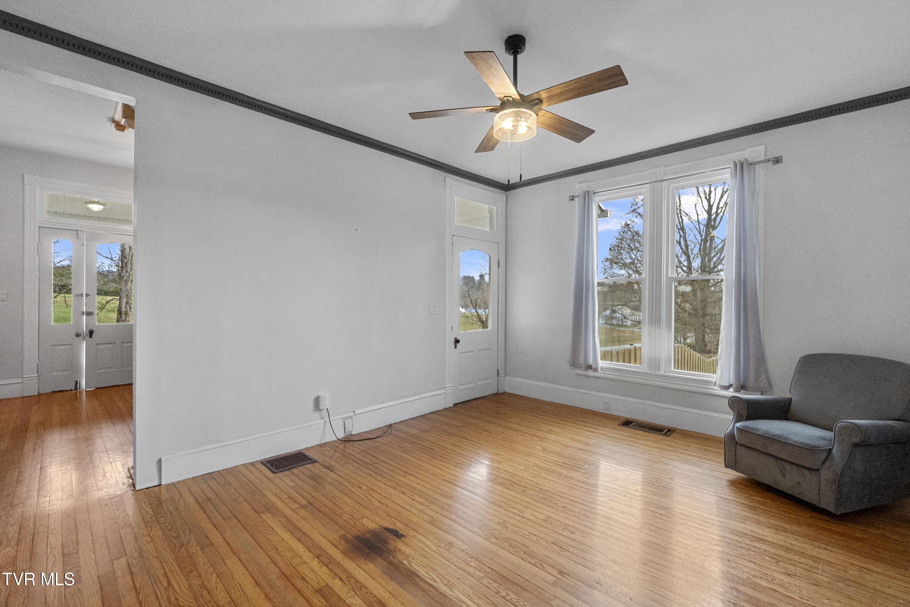 220 Unaka Street Greeneville, TN 37743 - Photo 22 of 56 Family room