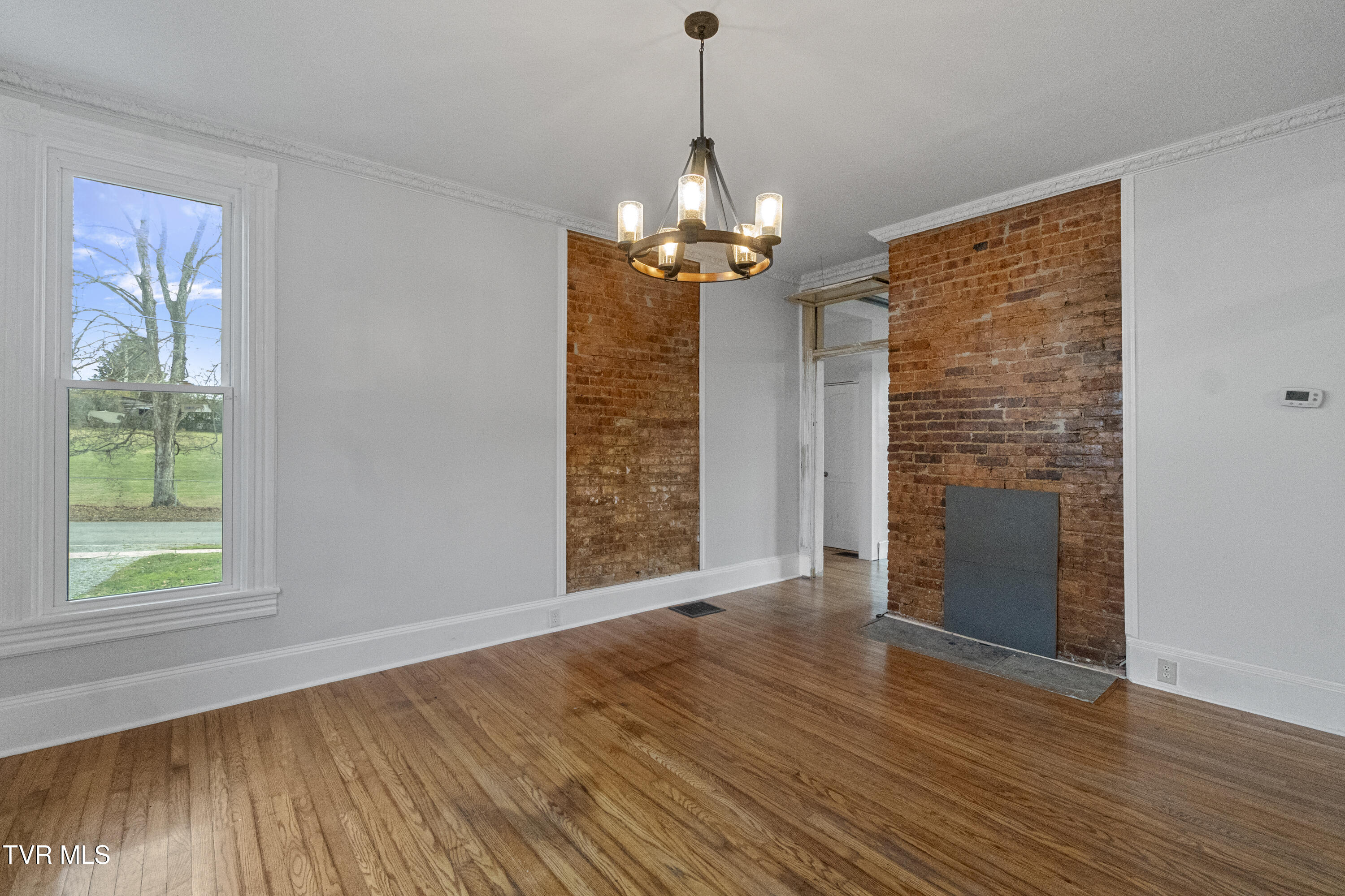 220 Unaka Street Greeneville, TN 37743 - Photo 24 of 56 Dining room