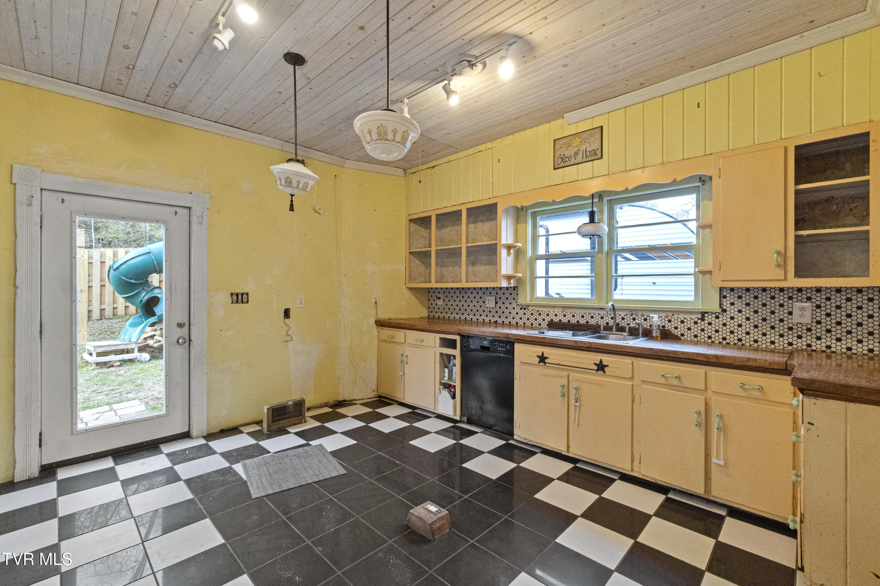 220 Unaka Street Greeneville, TN 37743 - Photo 29 of 56 Kitchen