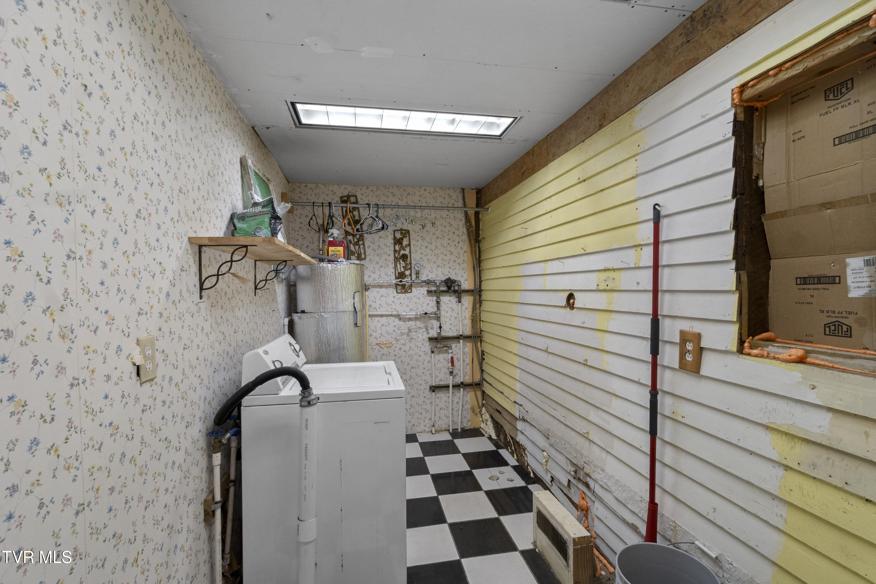 220 Unaka Street Greeneville, TN 37743 - Photo 31 of 56 Laundry