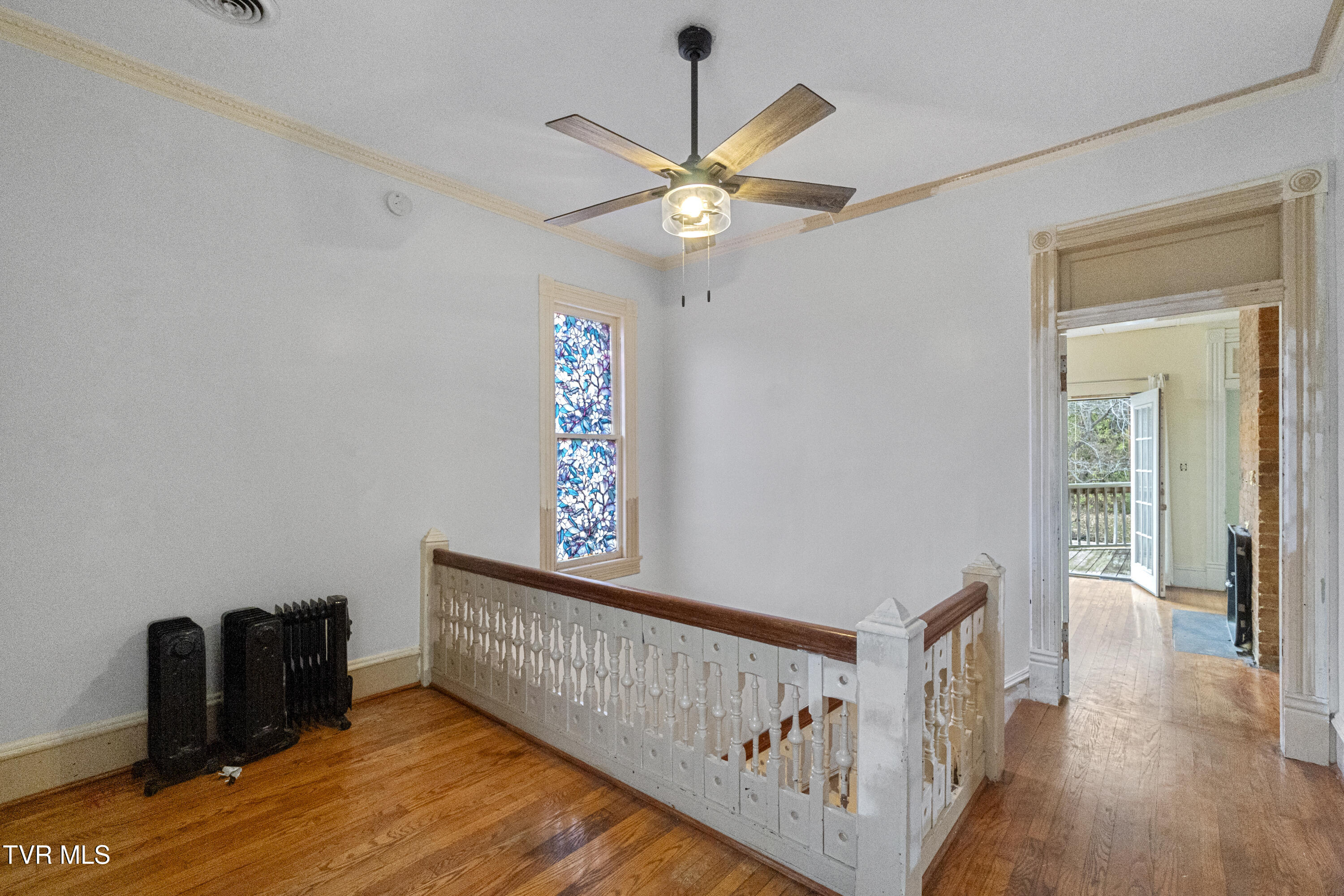 220 Unaka Street Greeneville, TN 37743 - Photo 34 of 56 Upstairs landing