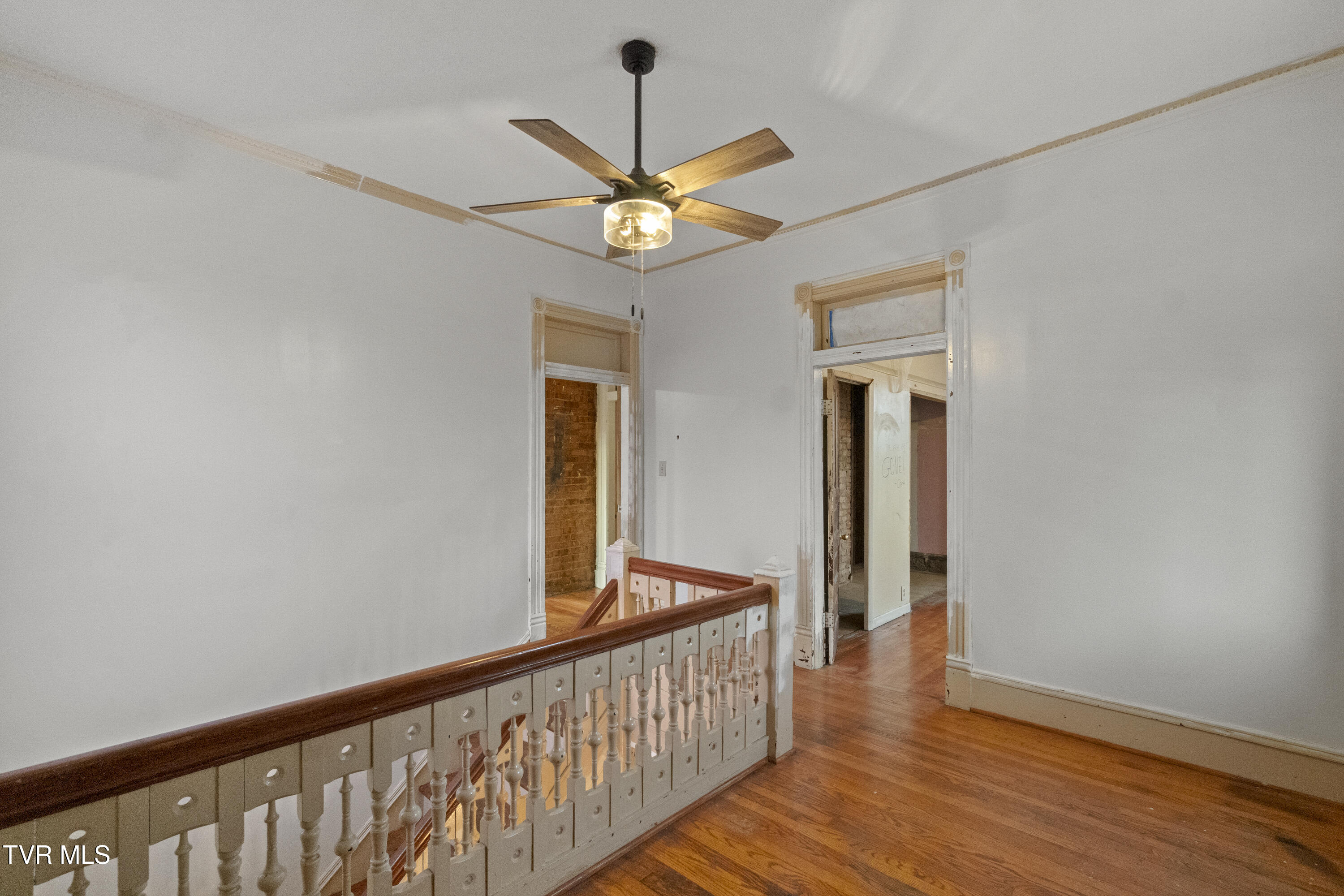 220 Unaka Street Greeneville, TN 37743 - Photo 36 of 56 Upstairs landing