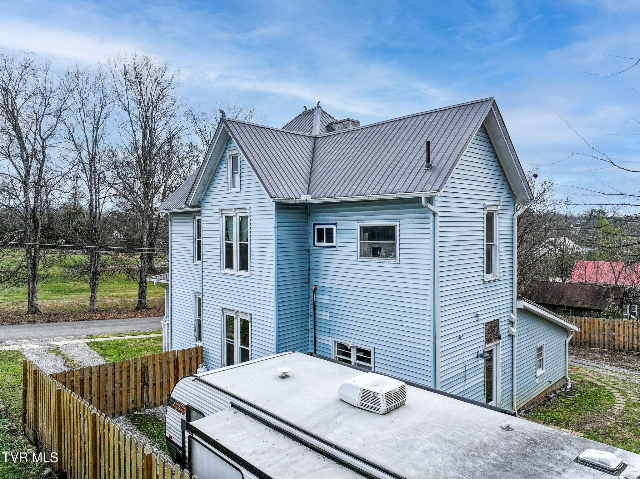 220 Unaka Street Greeneville, TN 37743 - Photo 6 of 56 Side View