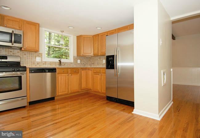11700 Blue Smoke Trail Reston, VA 20191 - Photo 20 of 25 Kitchen