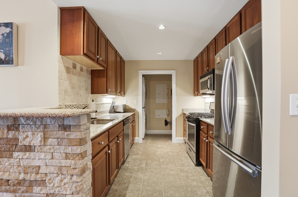 36 Village Road, Unit 714 Middleton, MA 01949 - Photo 7 of 24