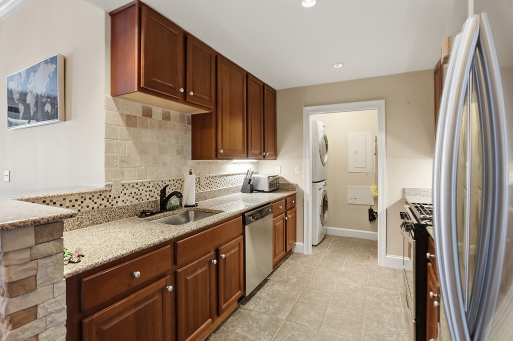 36 Village Road, Unit 714 Middleton, MA 01949 - Photo 8 of 24