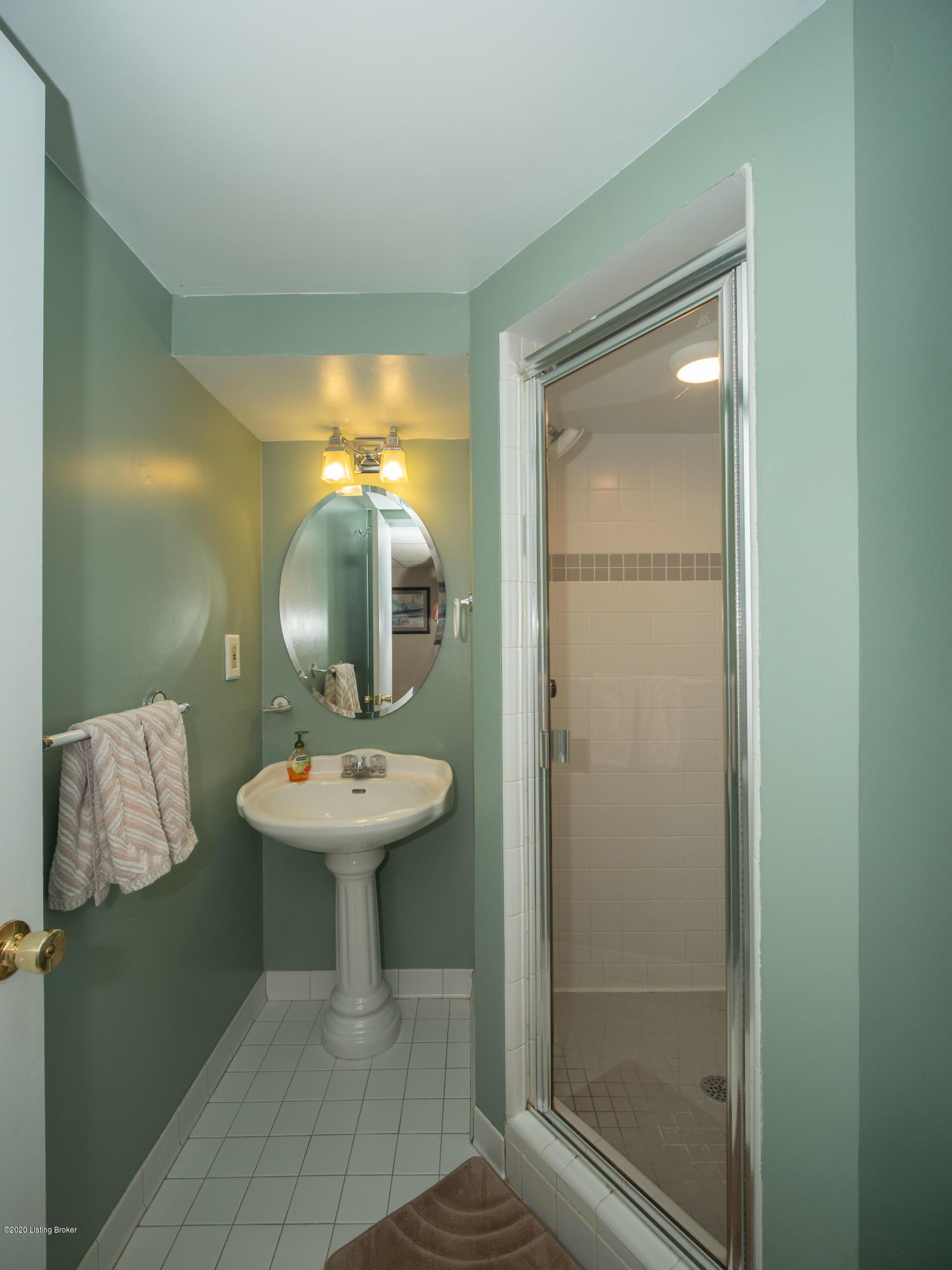 809 Ahland Road Louisville, KY 40207 - Photo 48 of 72 809 Ashland Road-49