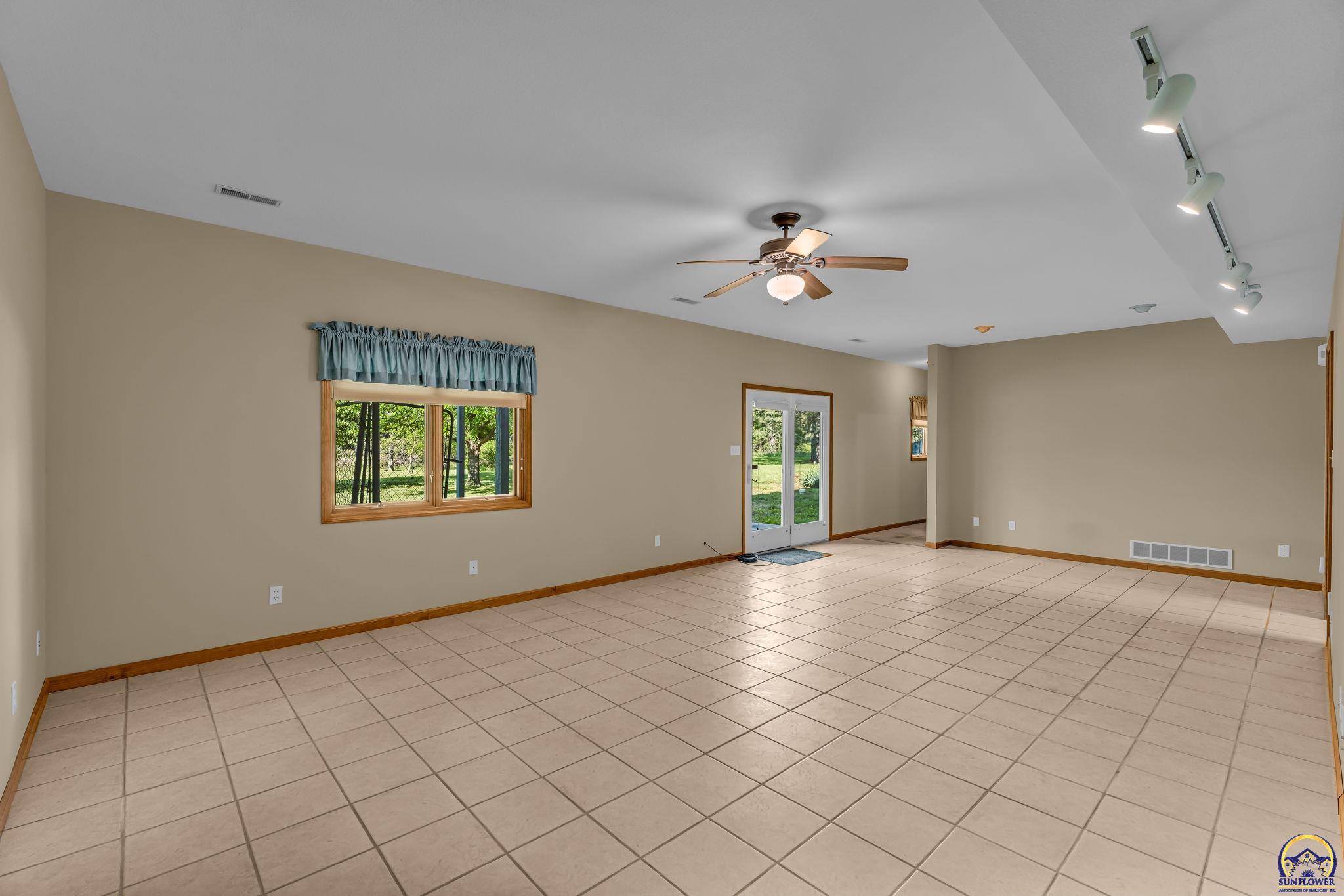 9015 Southwest 53rd Street Topeka, KS 66610 - Photo 23 of 44