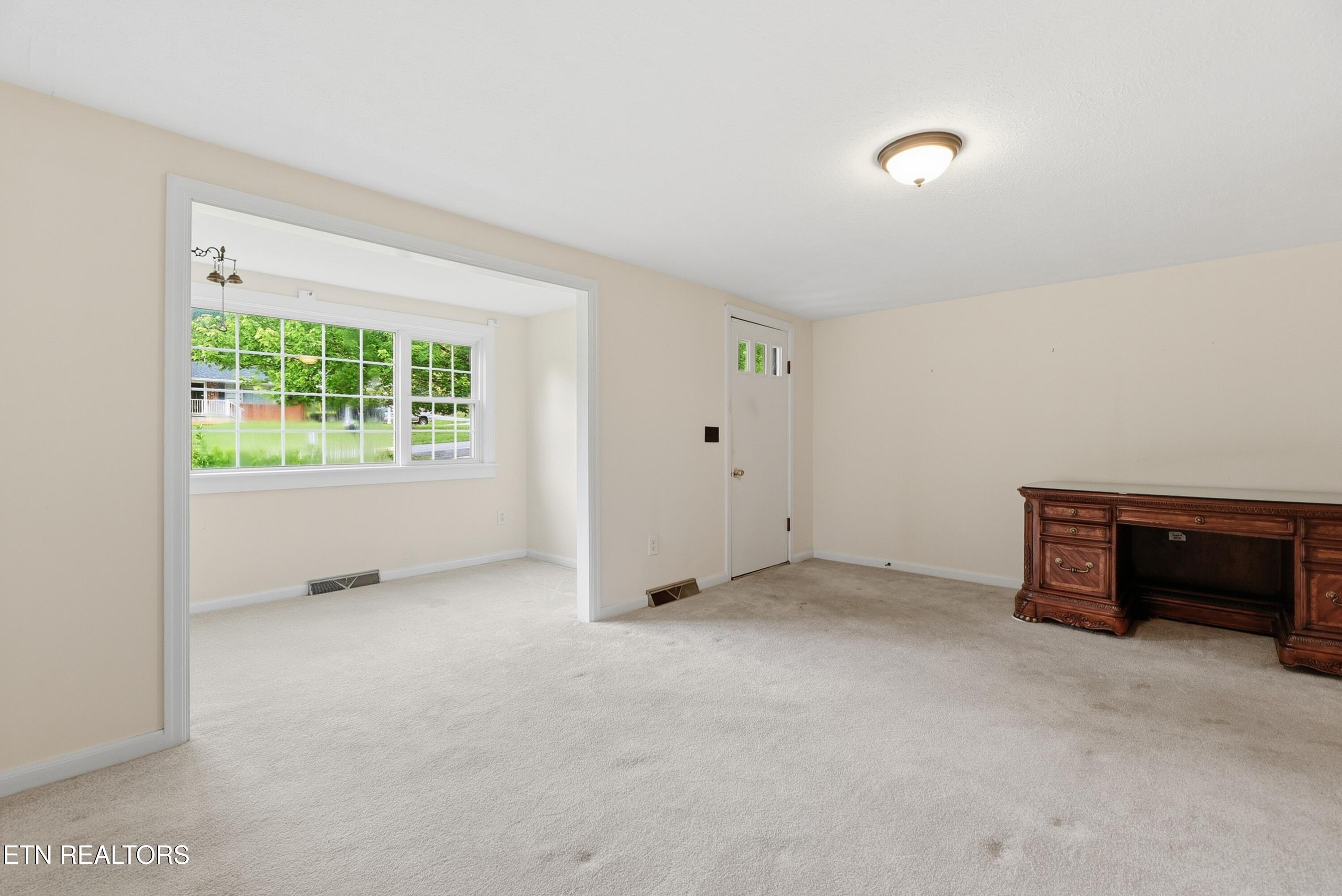 505 Ridgeview Drive Clinton, TN 37716 - Photo 6 of 35 19020