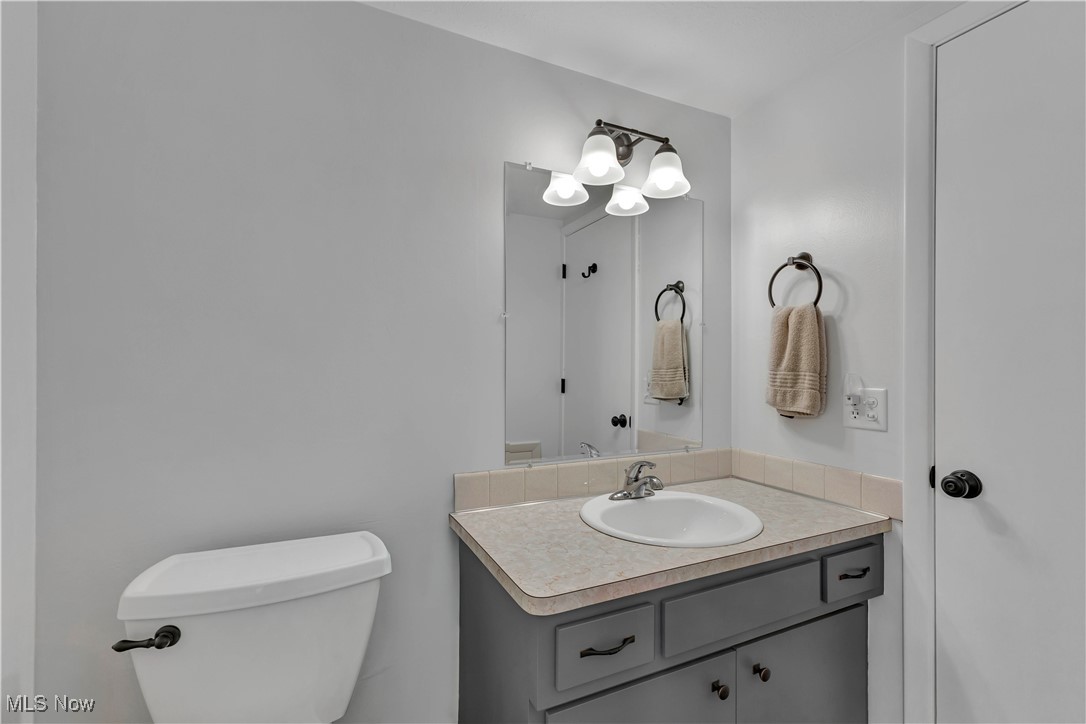 20187 Grannis Road Cleveland, OH 44126 - Photo 18 of 23 Gallery Image 18