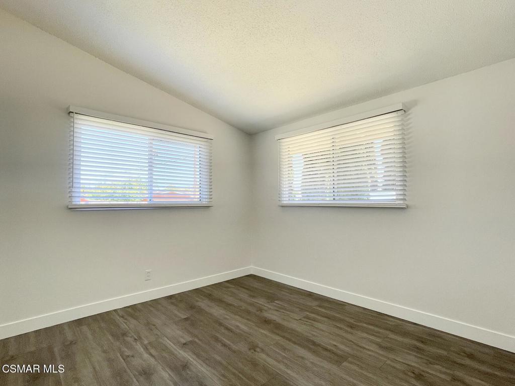 1507 Buster Street Simi Valley, CA 93065 - Photo 21 of 32