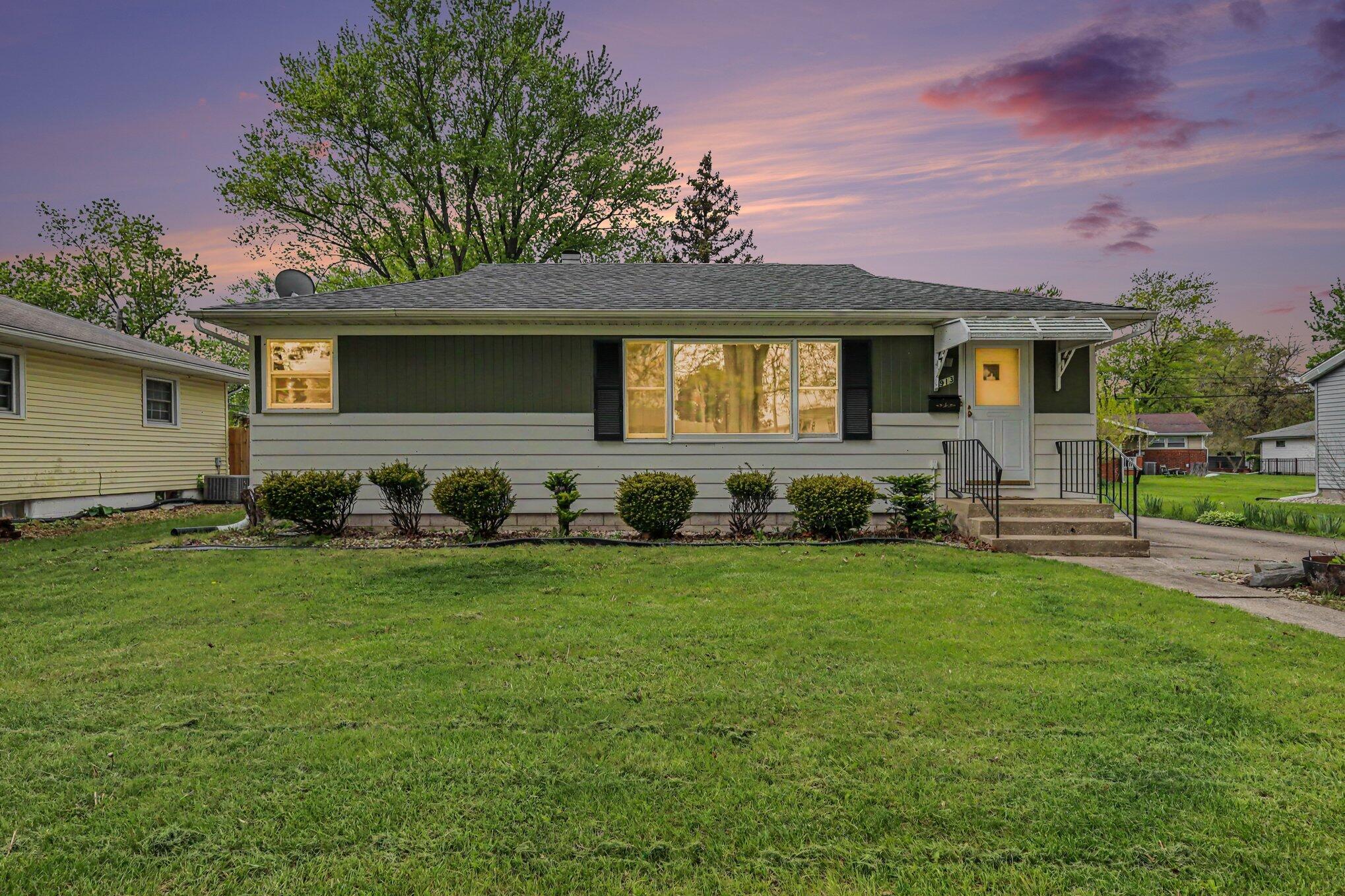 913 South Main Street Crown Point, IN 46307 - Photo 1 of 32 2038x1359