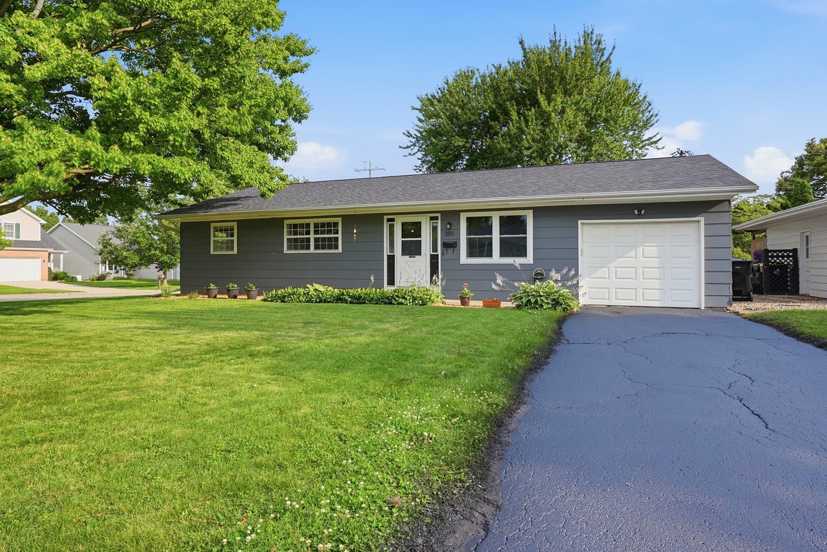 301 Martin Street Normal, IL 61761 - Photo 2 of 30