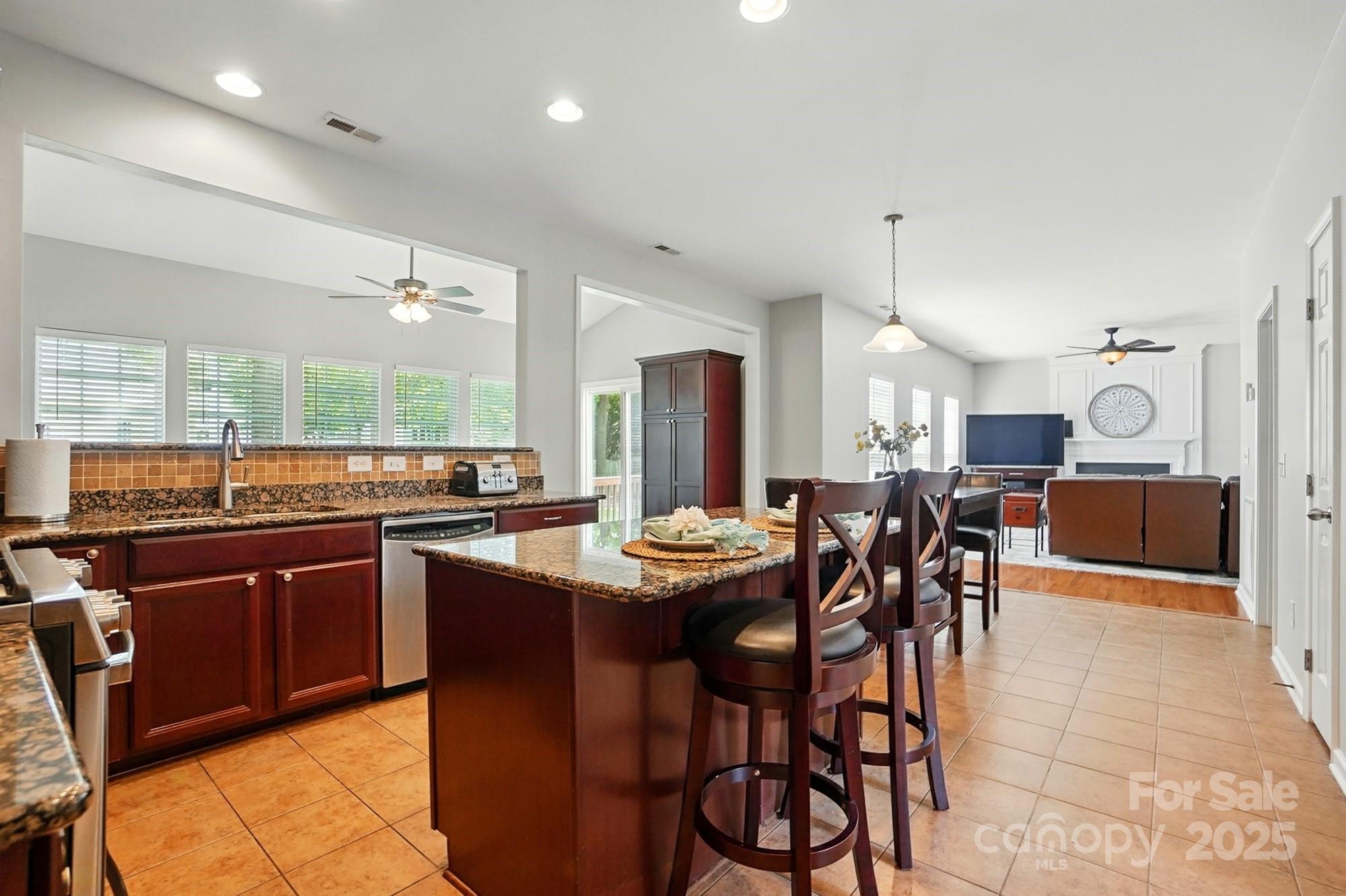415 Glandon Court Fort Mill, SC 29708 - Photo 14 of 40 Gallery Image 14