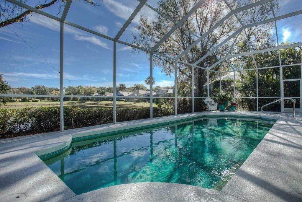 7101 Victoria Circle University Park, FL 34201 - Photo 25 of 31 a view of a garden with a patio