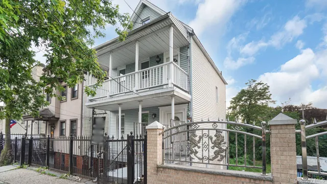 $799,000 | 1513 Rosedale Avenue | Stratton Park