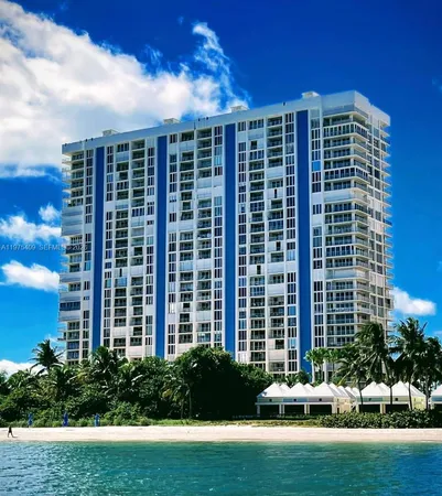 $5,500 | 881 Ocean Drive, Unit TH7, Key Biscayne, FL 33149