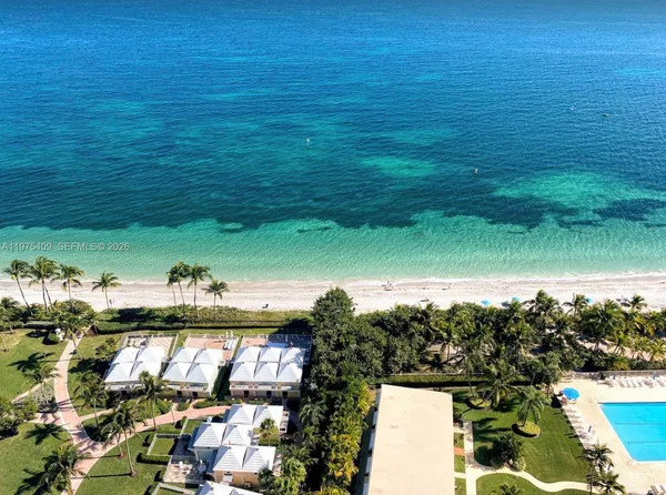 $5,500 | 881 Ocean Drive, Unit TH7, Key Biscayne, FL 33149