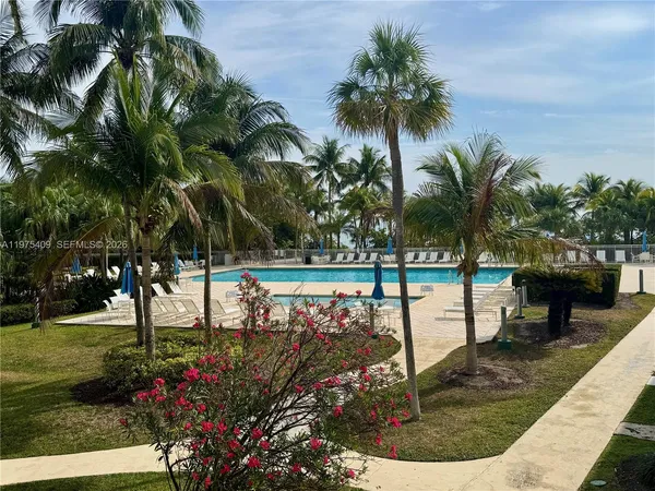 $5,500 | 881 Ocean Drive, Unit TH7, Key Biscayne, FL 33149