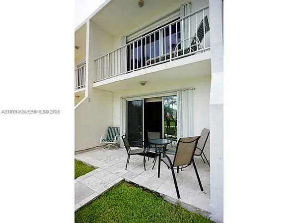 $5,500 | 881 Ocean Drive, Unit TH7, Key Biscayne, FL 33149