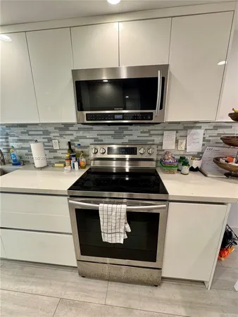 $5,500 | 881 Ocean Drive, Unit TH7, Key Biscayne, FL 33149