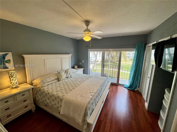 $5,500 | 881 Ocean Drive, Unit TH7, Key Biscayne, FL 33149